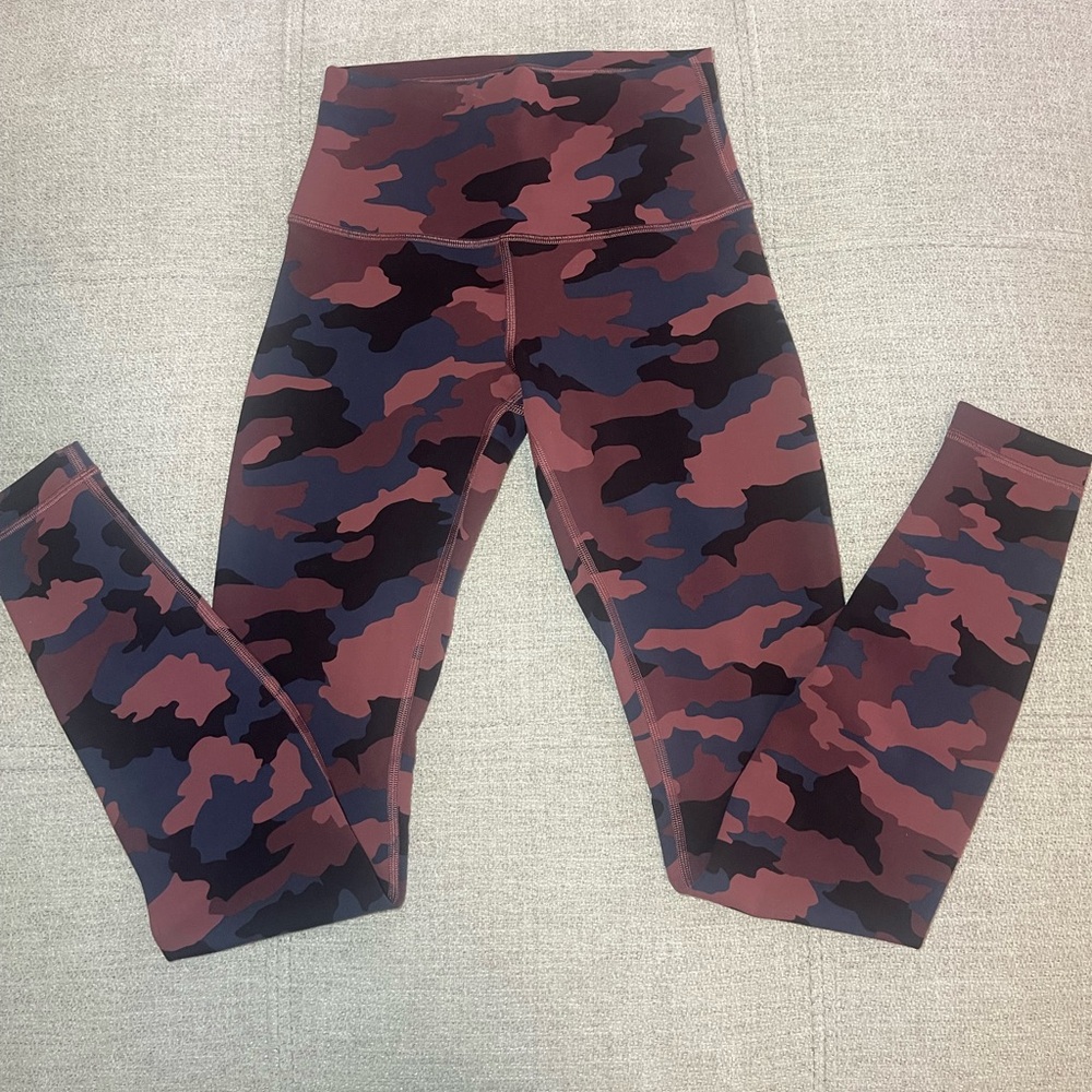 EUC Lululemon Wunder Train High Rise Camouflage Leggings 28”